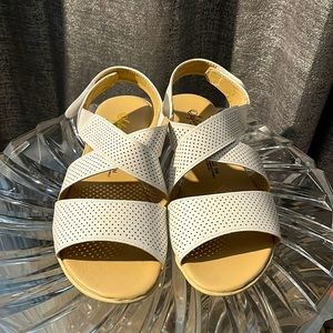New White Comfortable Sandals